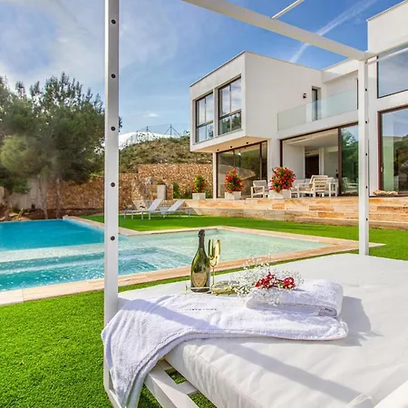 Gorgeous In Orihuela Costa With Kitchen Dehesa de Campoamor (Orihuela Costa)